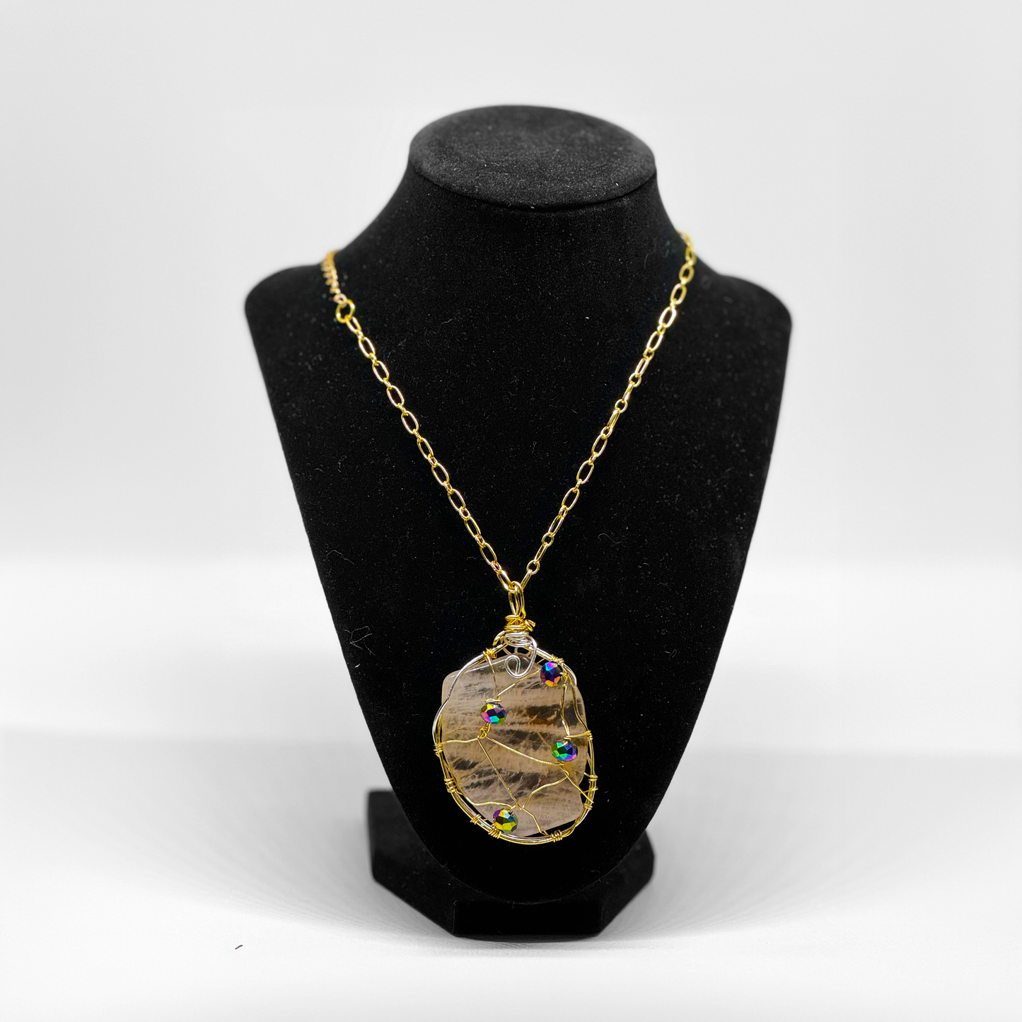 WIRED PINK QUARTZ PENDANT NECKLACE