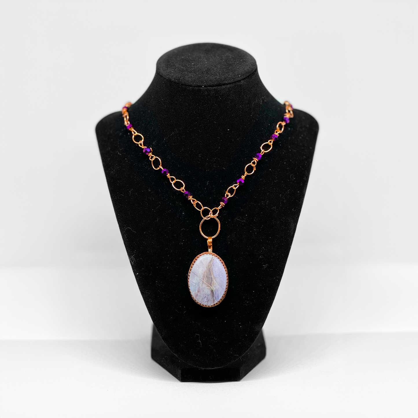 LIGHT PURPLE STONE PENDENT NECKLACE